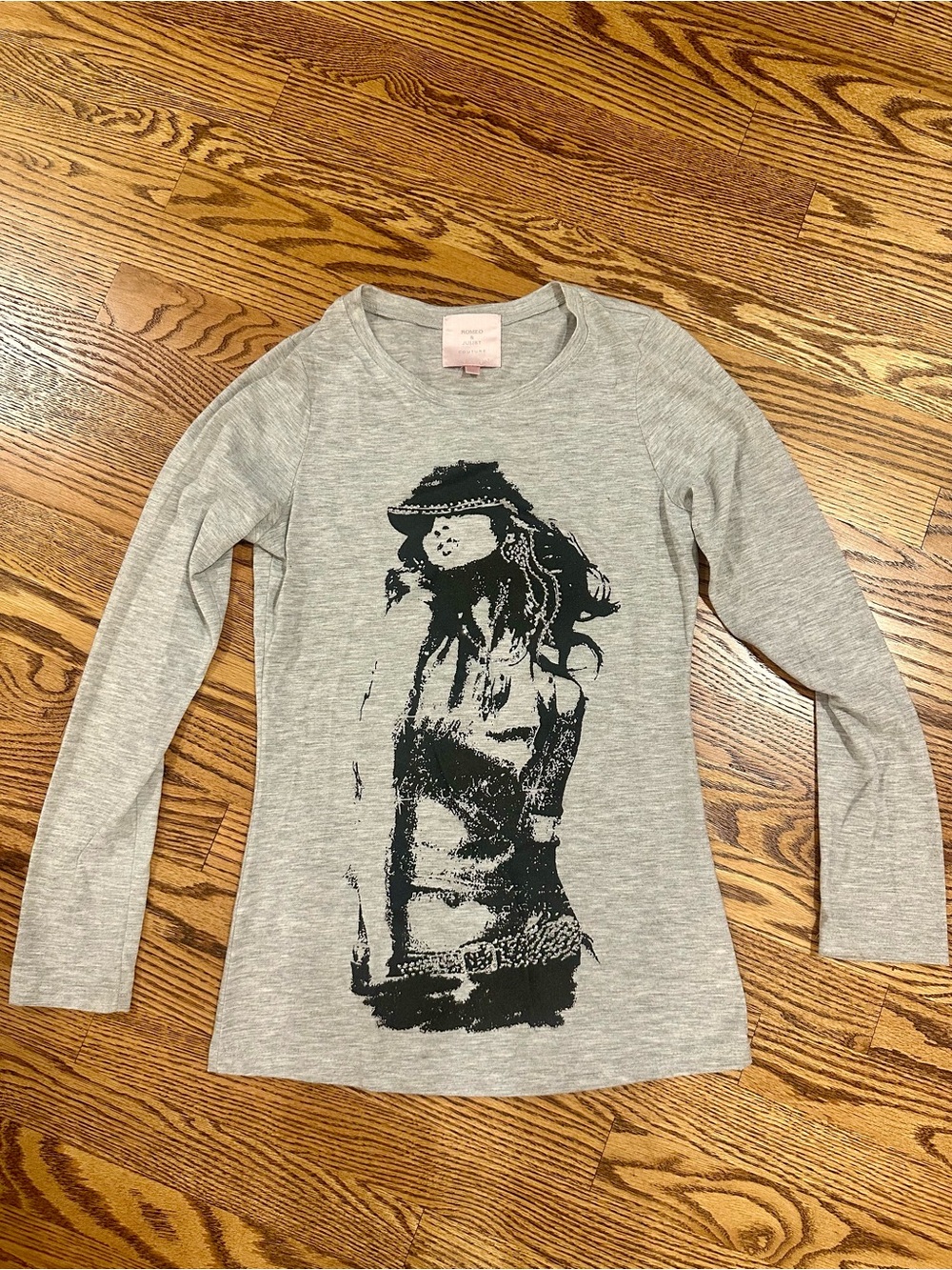 Romeo and Juliet Couture Graphic Long Sleeve Tee